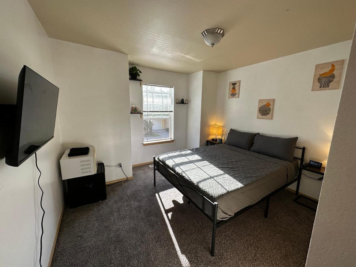Tacoma Homestay With Breakfast Included-Private Room Room photo
